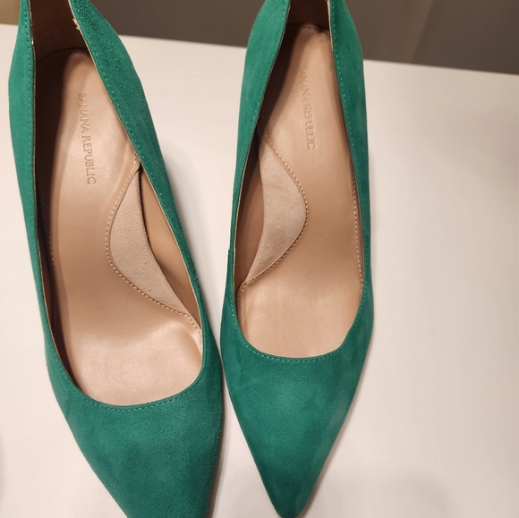 BNIB Banana Republic Madison Round 12-Hour Pump 7.5 Grassgreen - Picture 3 of 6